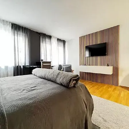 Apartment Studio I City Center I Isar Munich